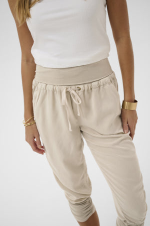 PANTALON CAPRI - CREAM - 10604697
